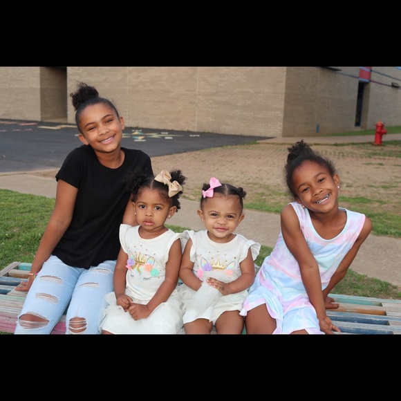 Meet your Posher, Christina - Picture 3 of 14